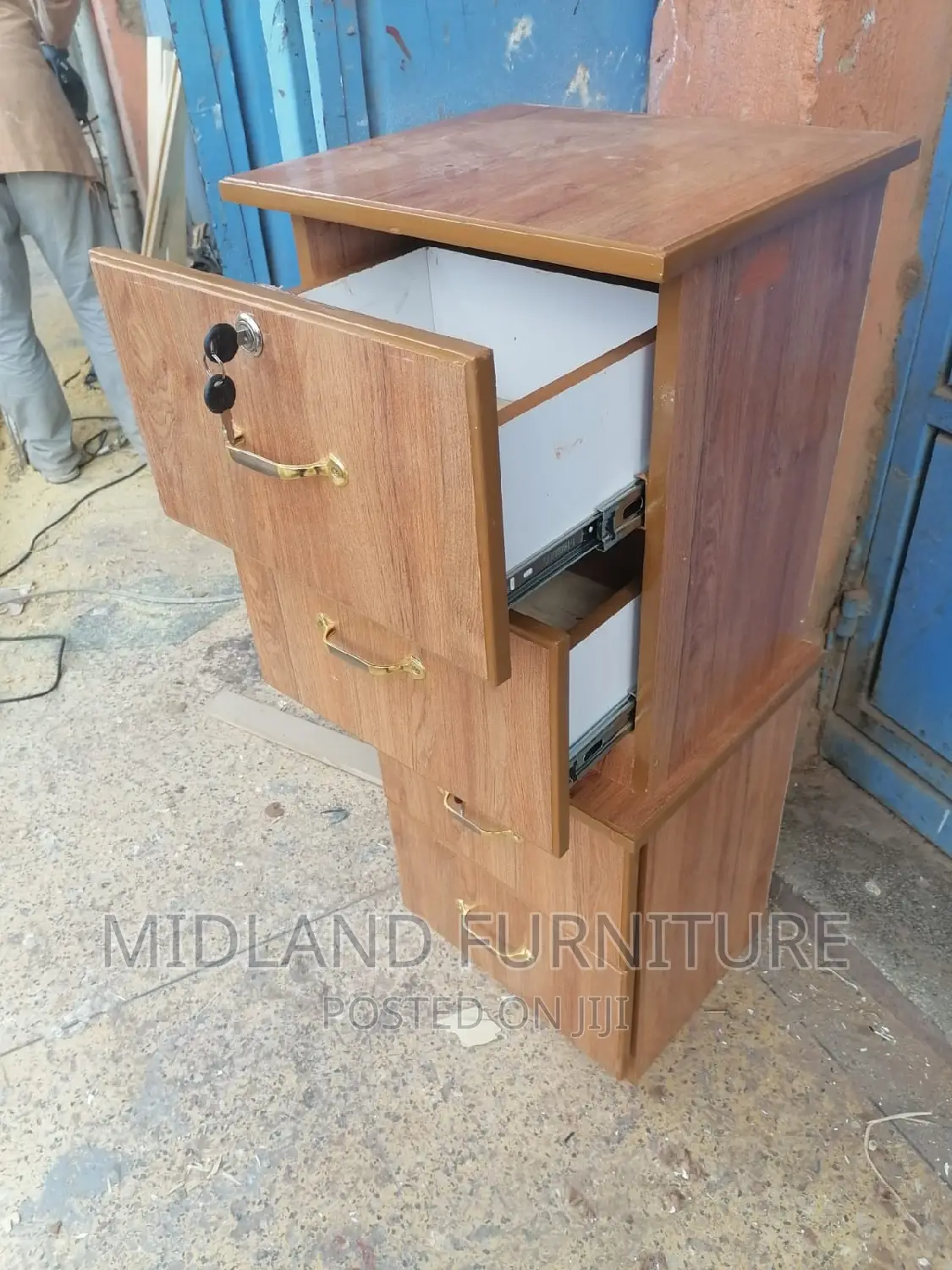 Side Table / Night Stand