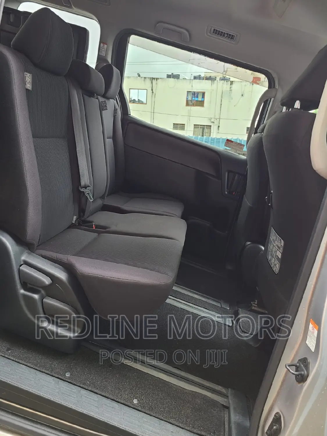 Toyota Noah 2017 Silver