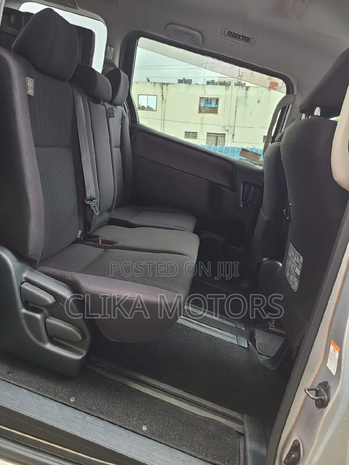 Toyota Noah 2017 Silver