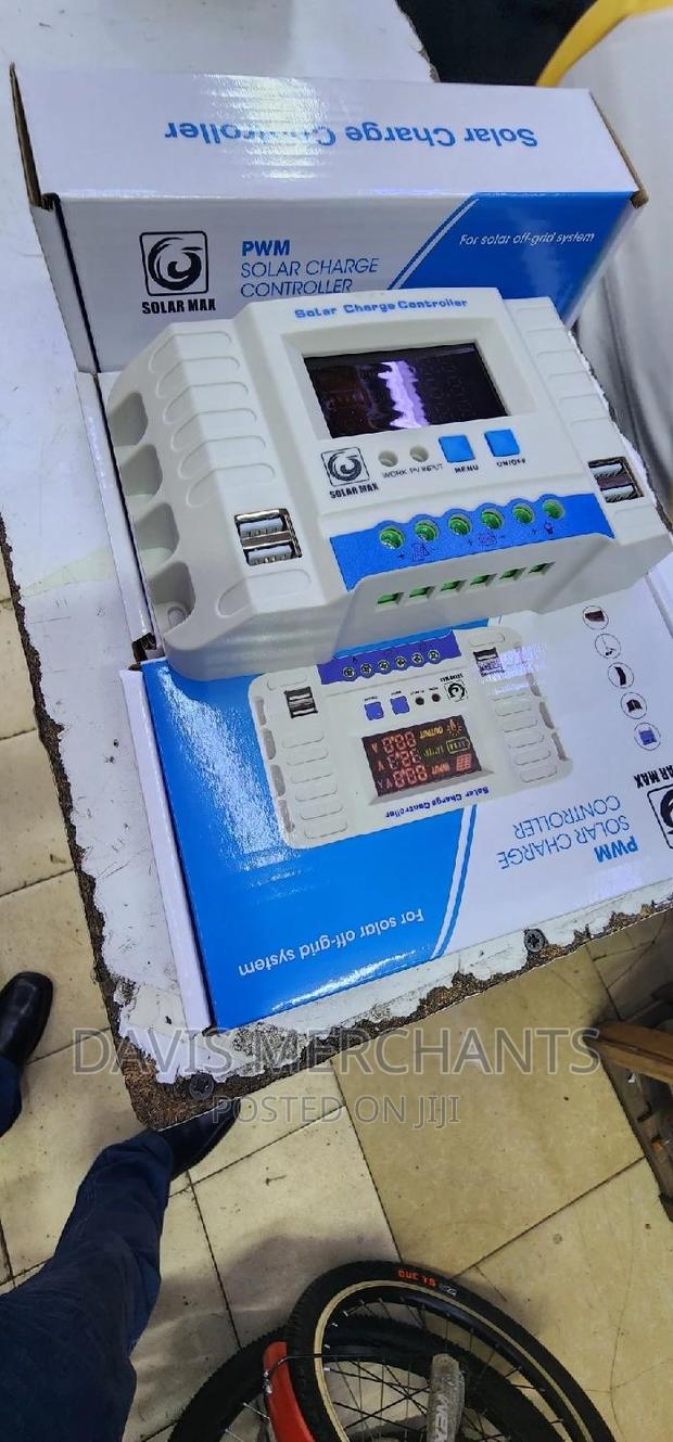 Solar Charge Controller With 20 Amps Current - main view