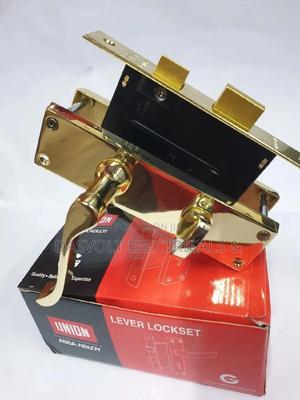 Union Lever Lockset Bathroom Lock - thumbnail 2