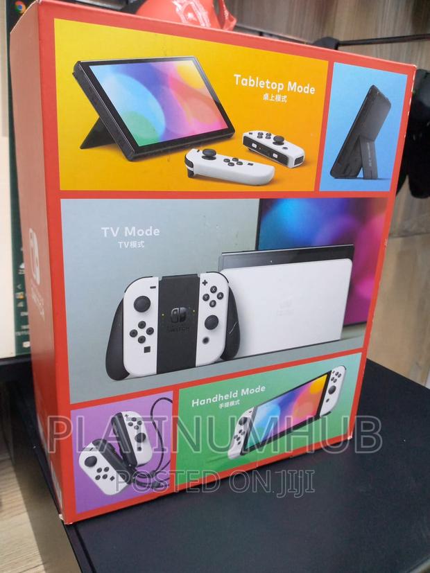 White Oled Nintendo Switch - main view