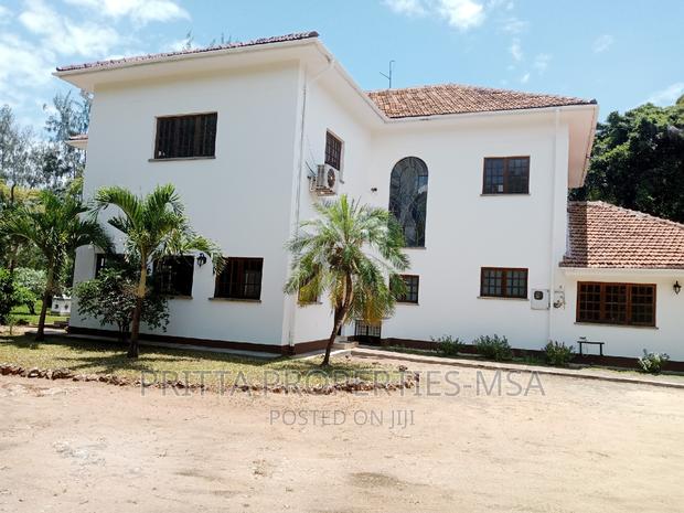5bdrm Mansion in Affluent Nyali for rent - thumbnail 15