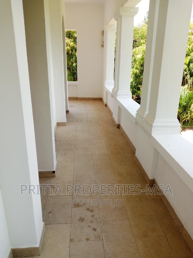 5bdrm Mansion in Affluent Nyali for rent - thumbnail 16
