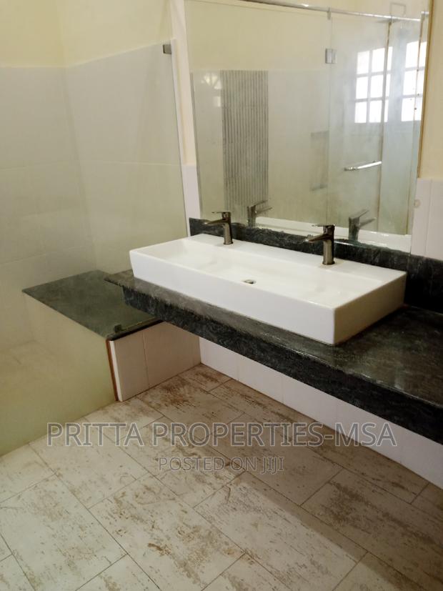 5bdrm Mansion in Affluent Nyali for rent - thumbnail 19