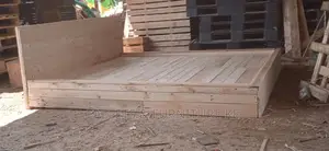 King Size Pallet Bed #34