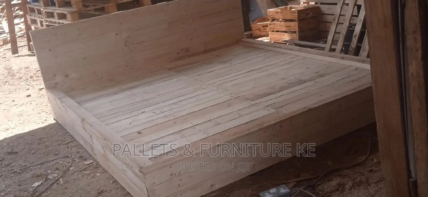 King Size Pallet Bed #34