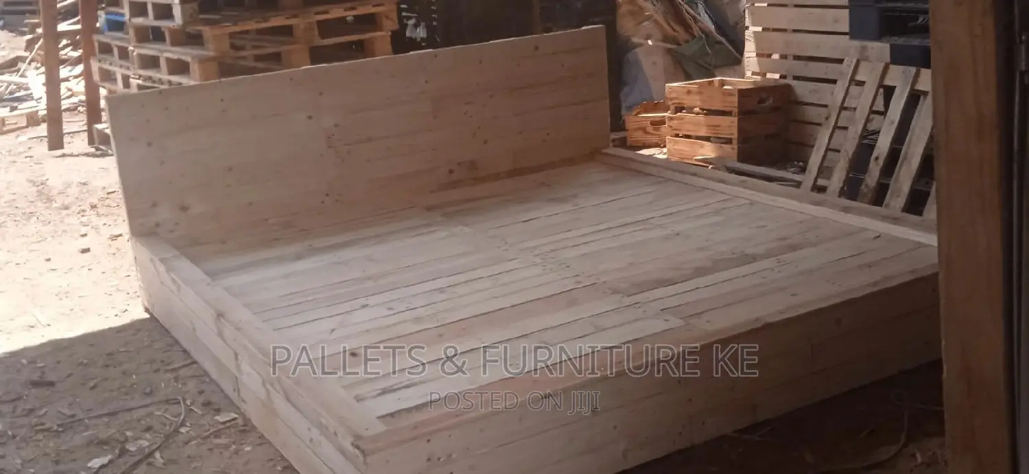 King Size Pallet Bed #34