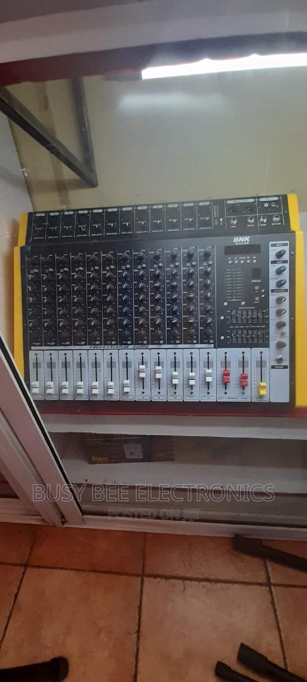 12channel BNK Powered Mixer - main view