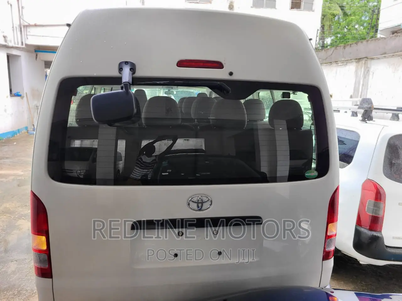 Toyota HiAce 2016 White