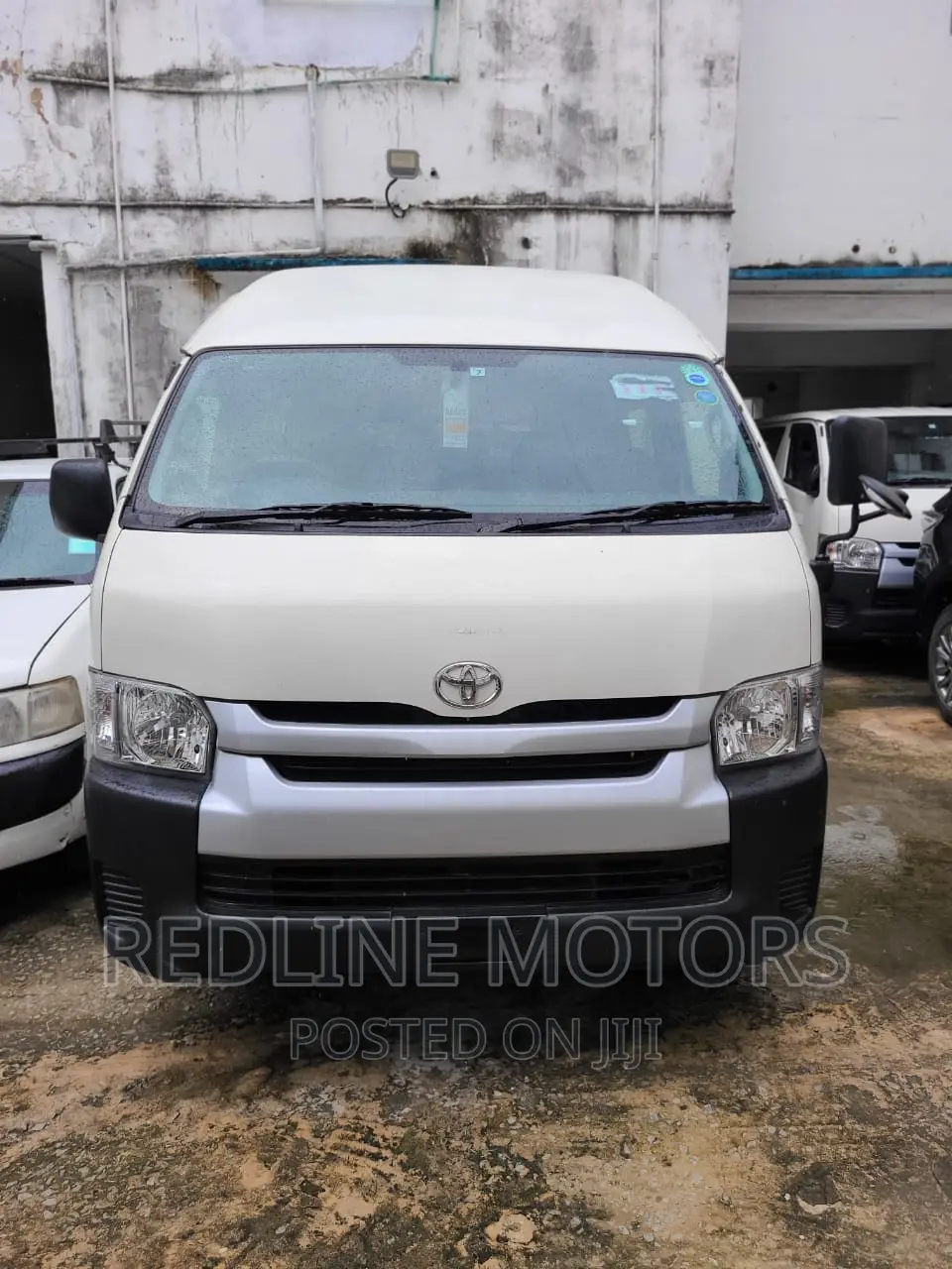 Toyota HiAce 2016 White