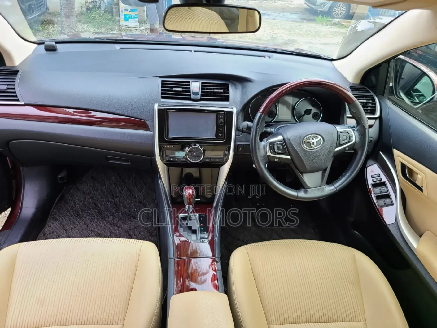 Toyota Premio 2016 Red