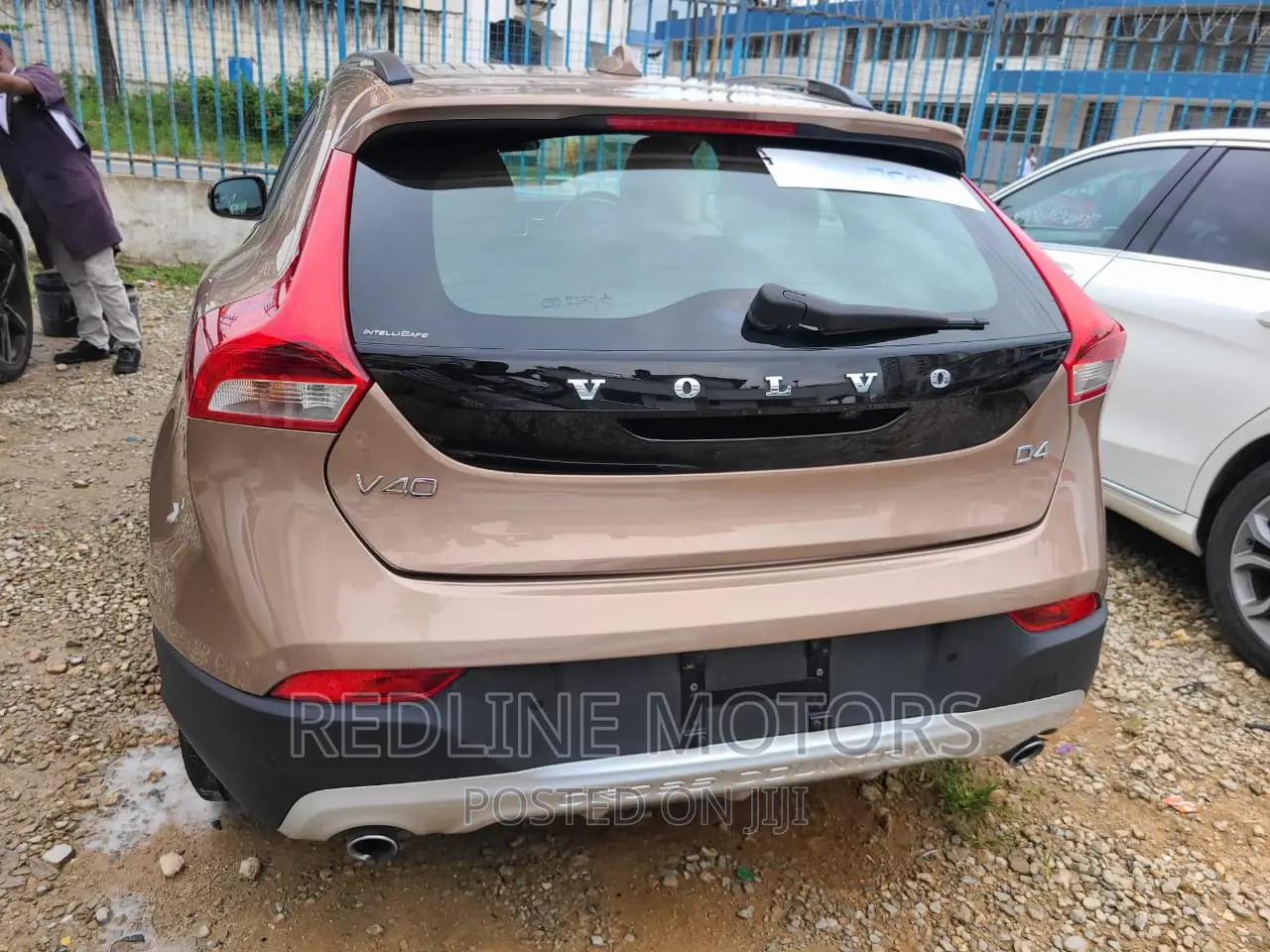 Volvo V40 2017 Gold