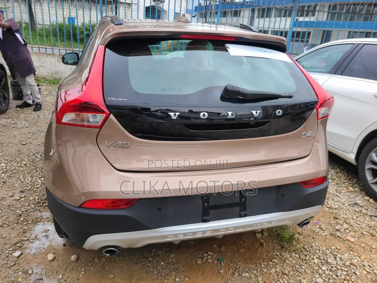 Volvo V40 2017 Gold