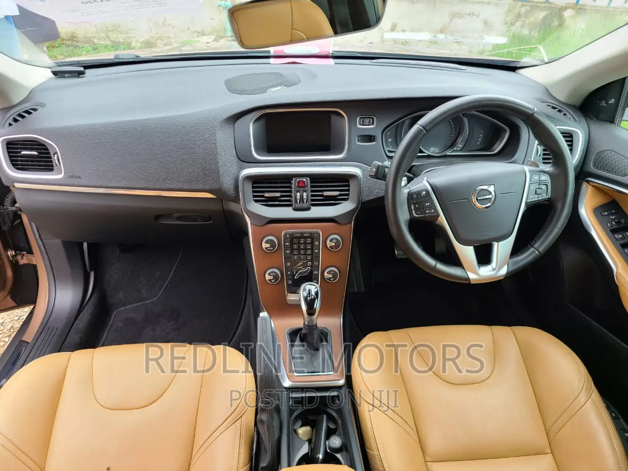 Volvo V40 2017 Gold