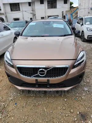 Volvo V40 2017 Gold