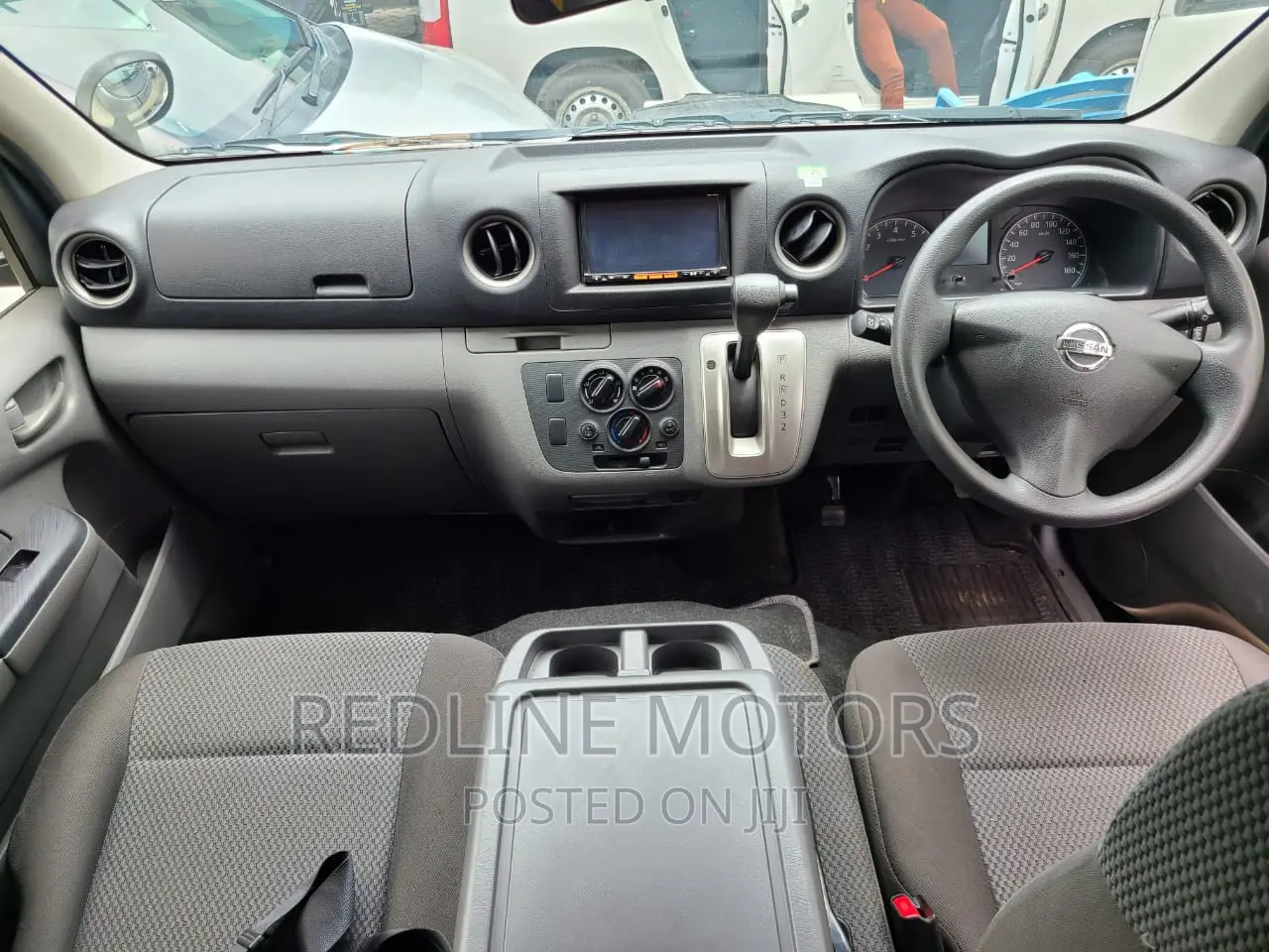 Nissan NV3500 2016 Silver
