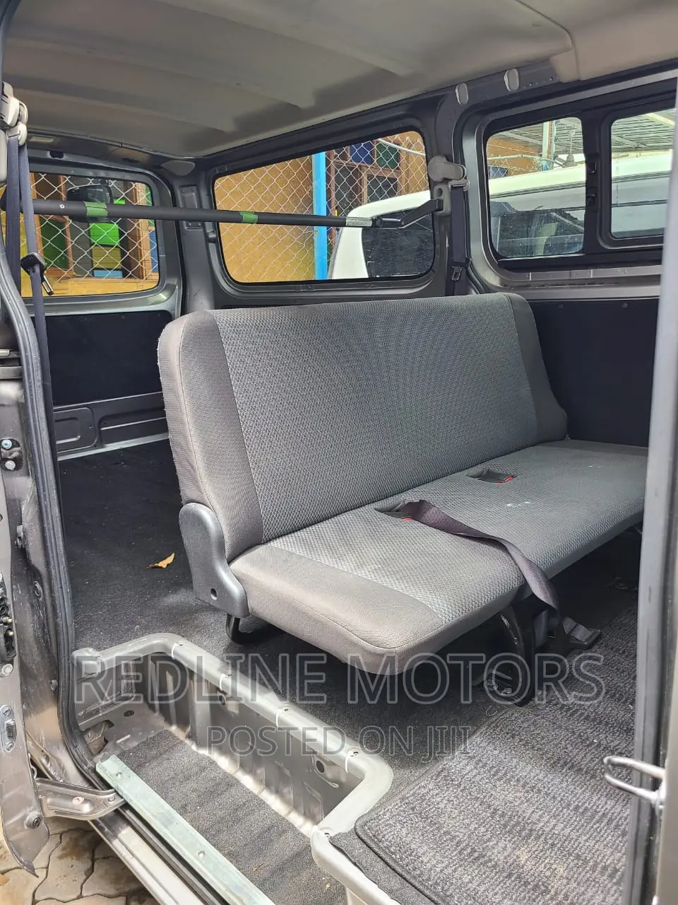 Nissan NV3500 2016 Silver