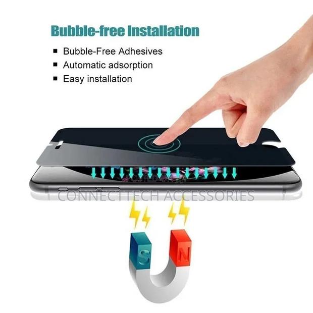 iPhone 15 Pro Privacy Screen Protector - thumbnail 3