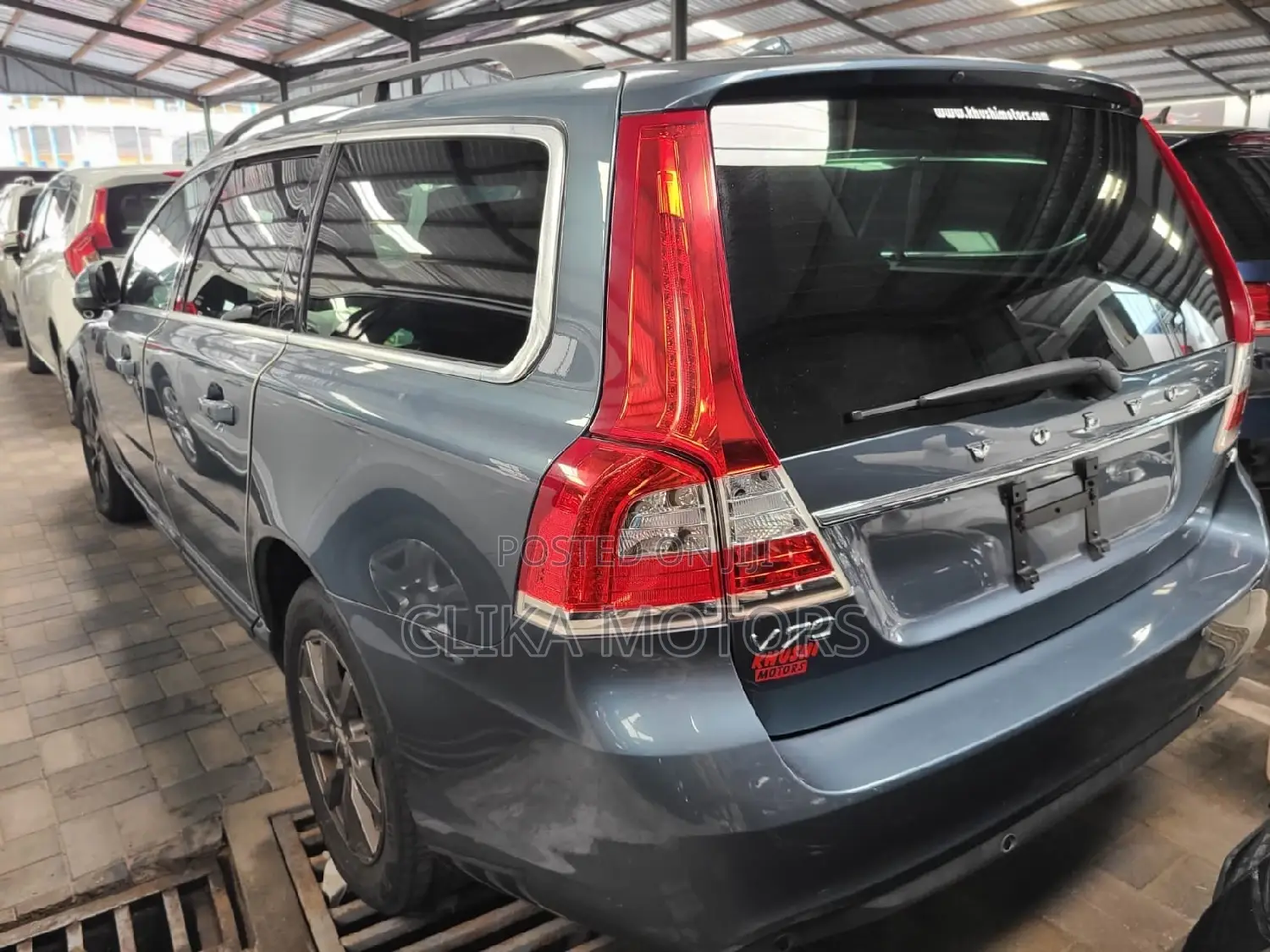Volvo V70 2016 Blue