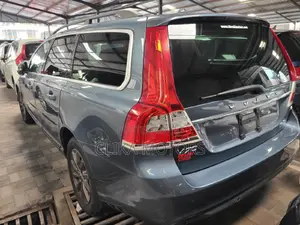Volvo V70 2016 Blue