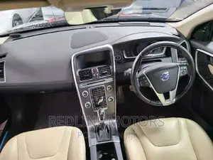 Volvo XC60 2016 Gold