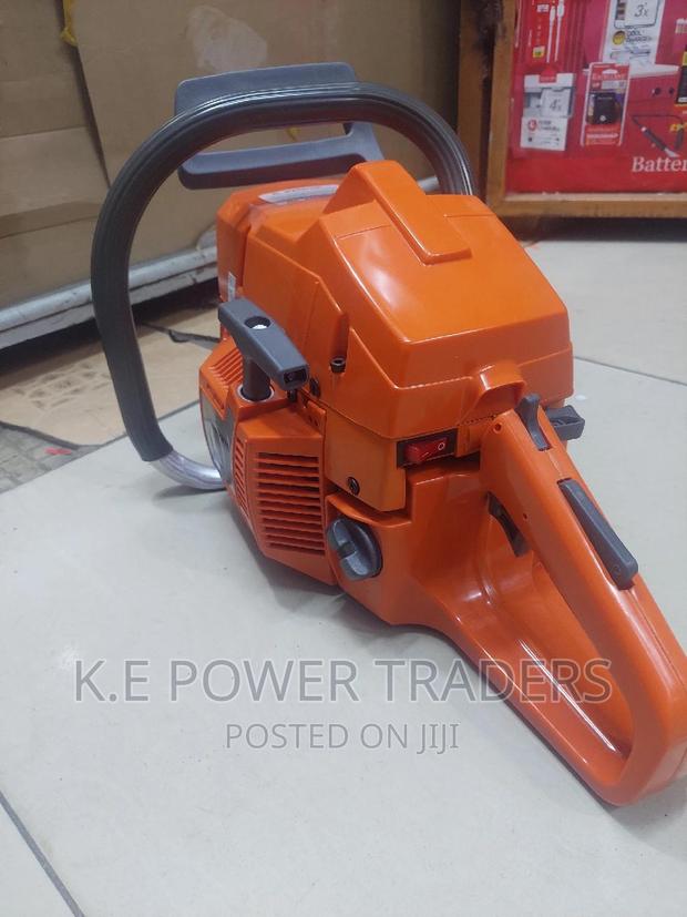 High Powered Husqvarna Powersaw Machine - thumbnail 2
