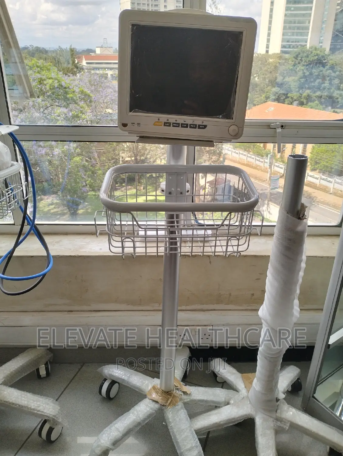 Sinor Patient Monitor With Stand