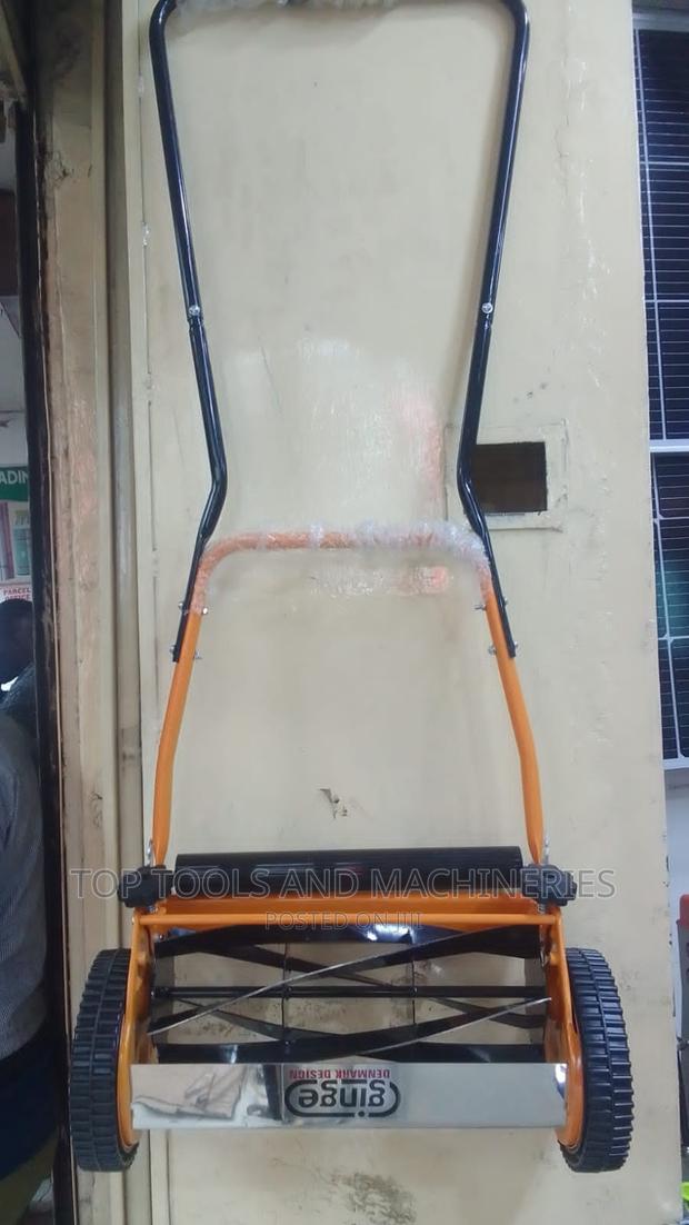 18 Inch Manual Hand-Push Lawn Mower