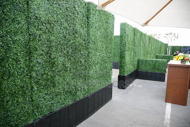 Uv-Resistant Artificial 40x60cm Green Wall Backdrop Hedge Panels - main view