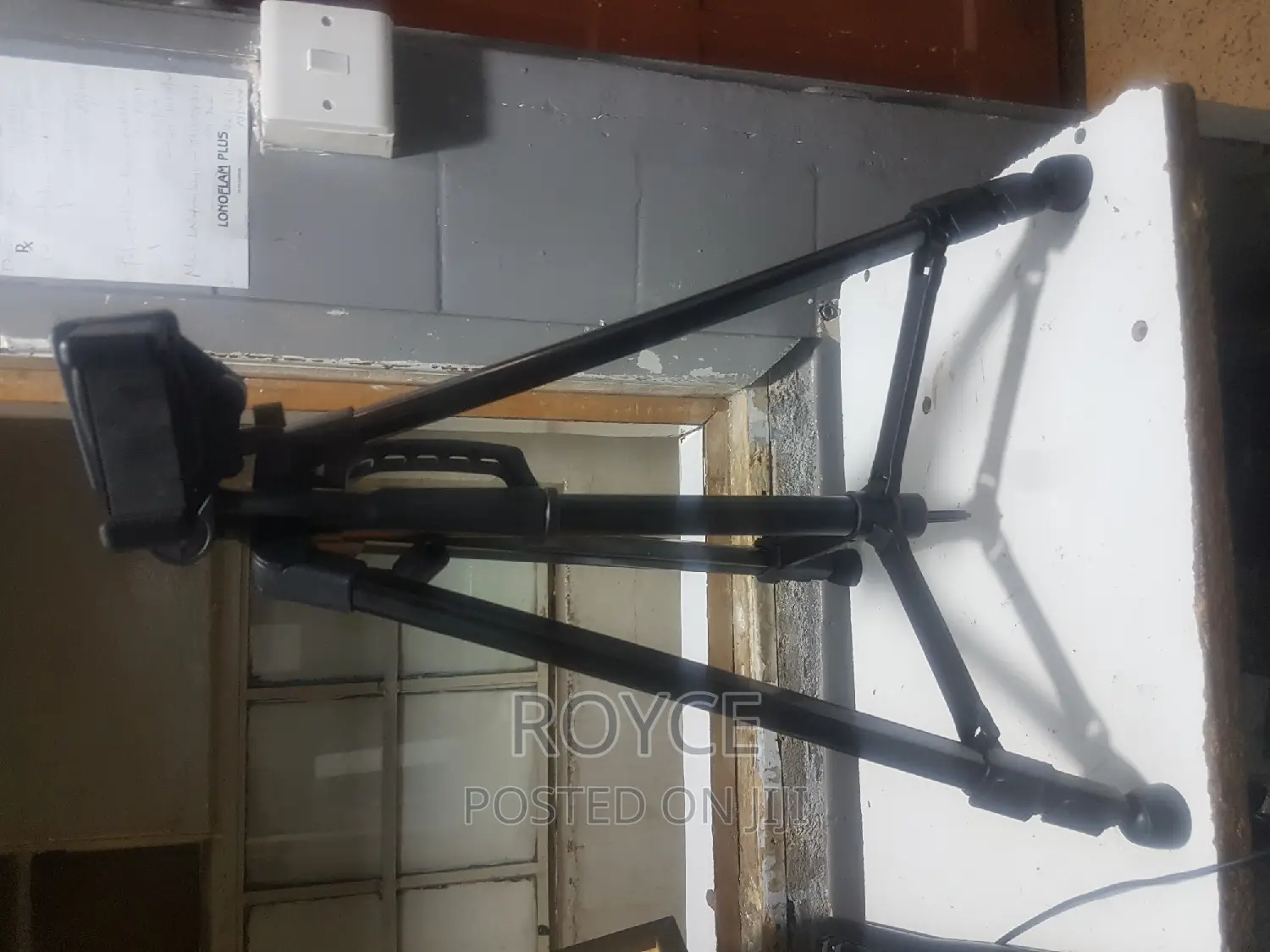 3366 Portable Tripod Stand