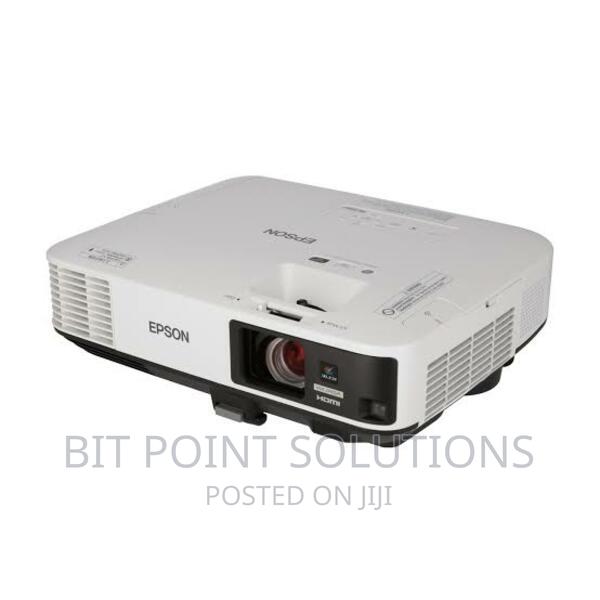 Epson Eb-2250u Projector 3lcd Wuxga 5000lumens Projector - main view