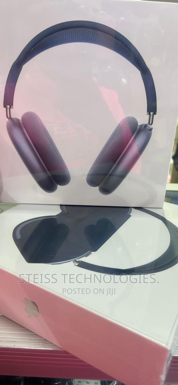 Apple Airpods-Max Headphones. - main view