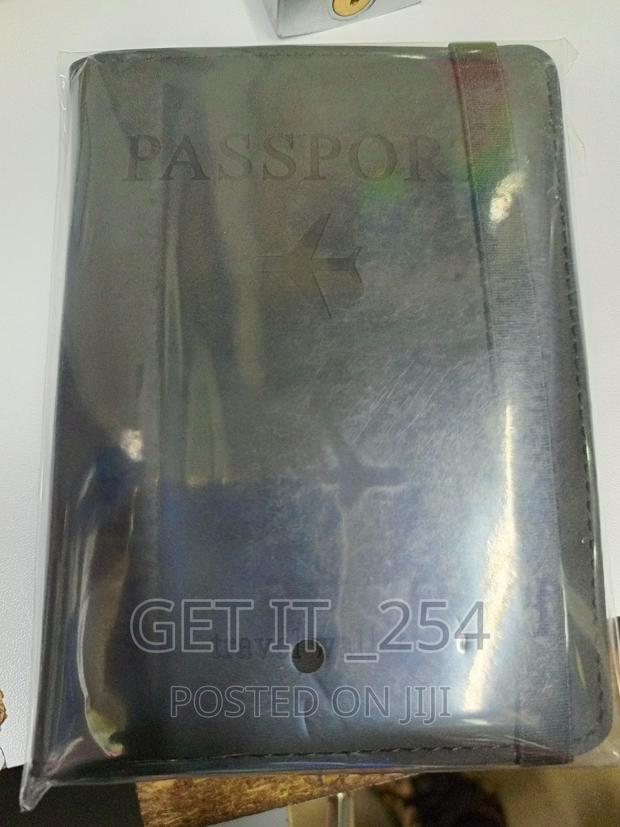 Passport Holders - thumbnail 4