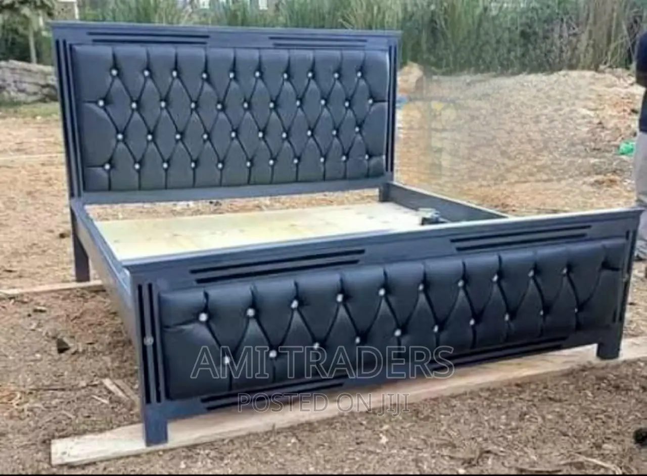Black Tufted Bed (6*6)