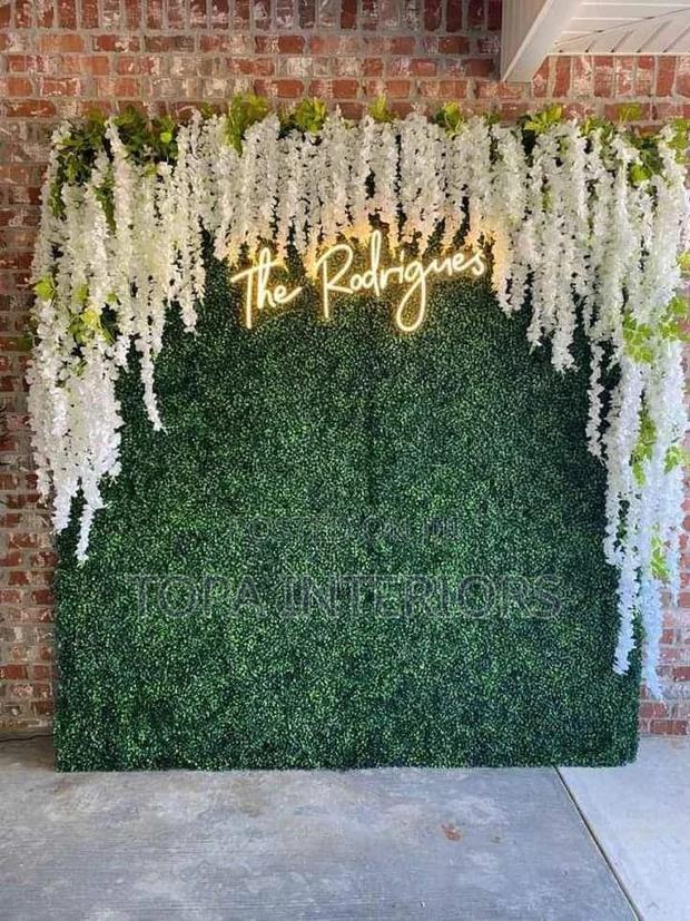 Wall Backdrop Uv-Resistant Boxwood Hedge Panels - main view