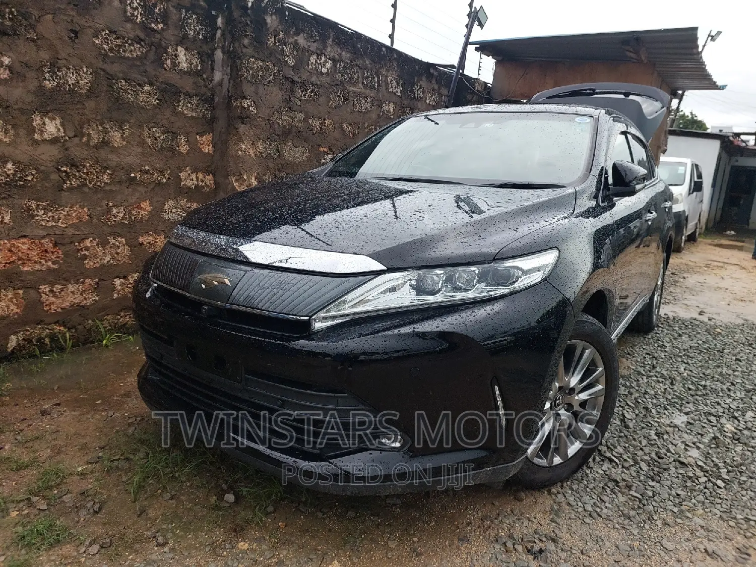 Toyota Harrier 2.0 2017 Matt Black