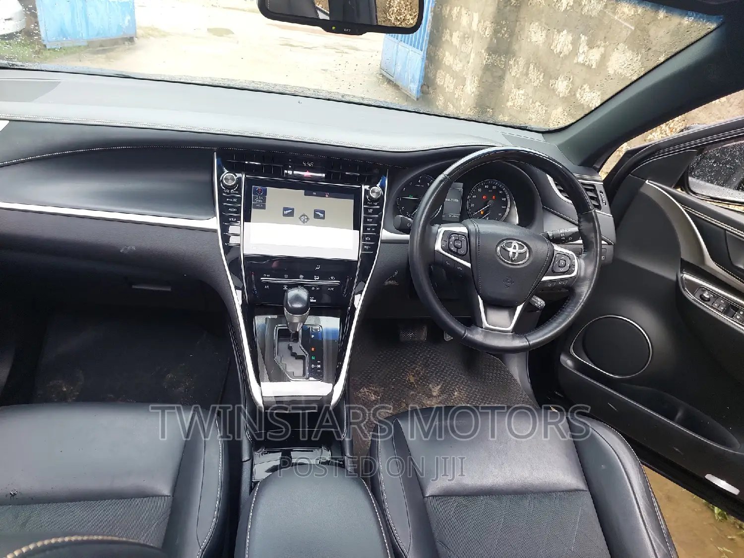Toyota Harrier 2.0 2017 Matt Black