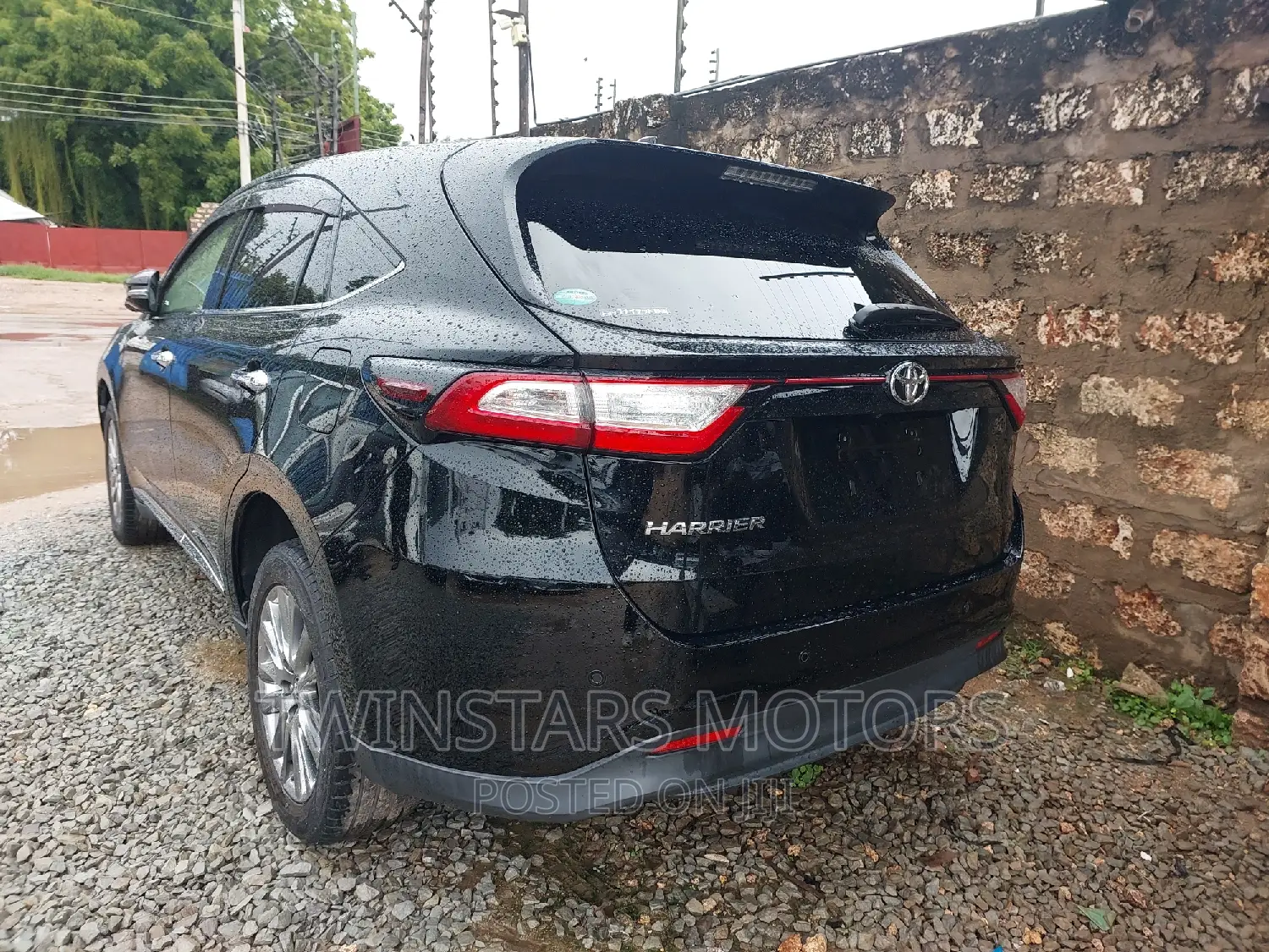 Toyota Harrier 2.0 2017 Matt Black