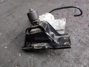 Nissan Serena C26 Engine Mounting
