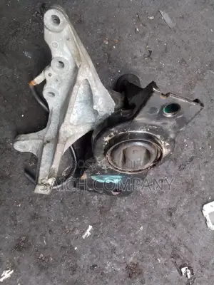 Nissan Serena C26 Engine Mounting