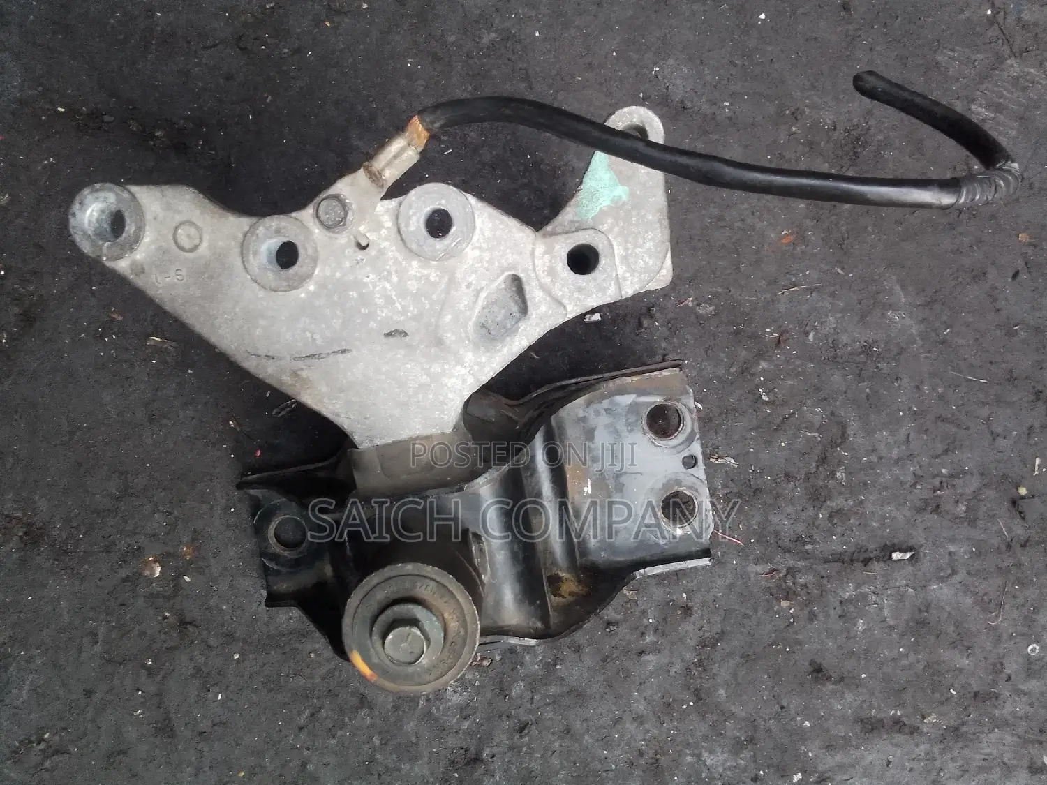 Nissan Serena C26 Engine Mounting