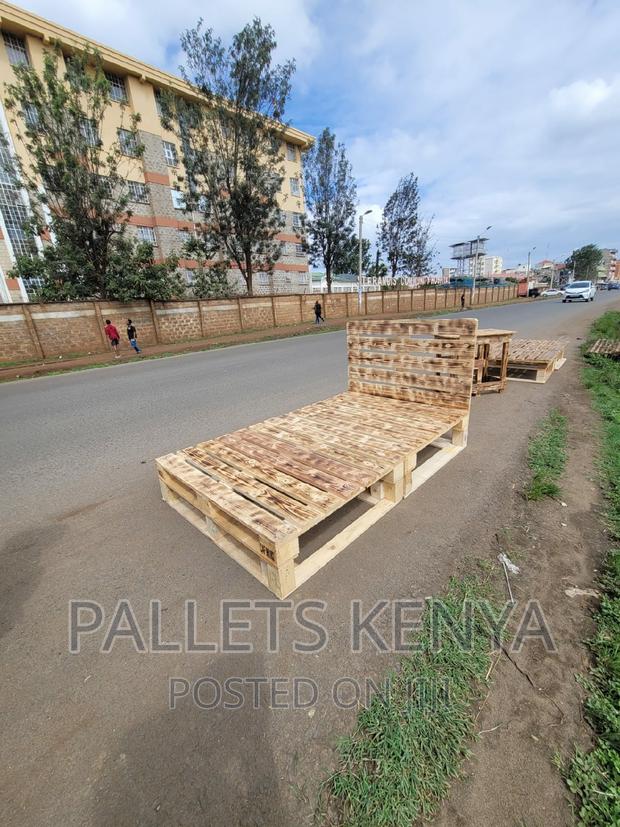 Pallet Bed- 4*6 Detachable and Blazed Pallet Bed. (#WT01,)