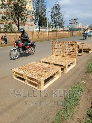 Pallet Bed- 4*6 Detachable and Blazed Pallet Bed. (#Fcz02,3)