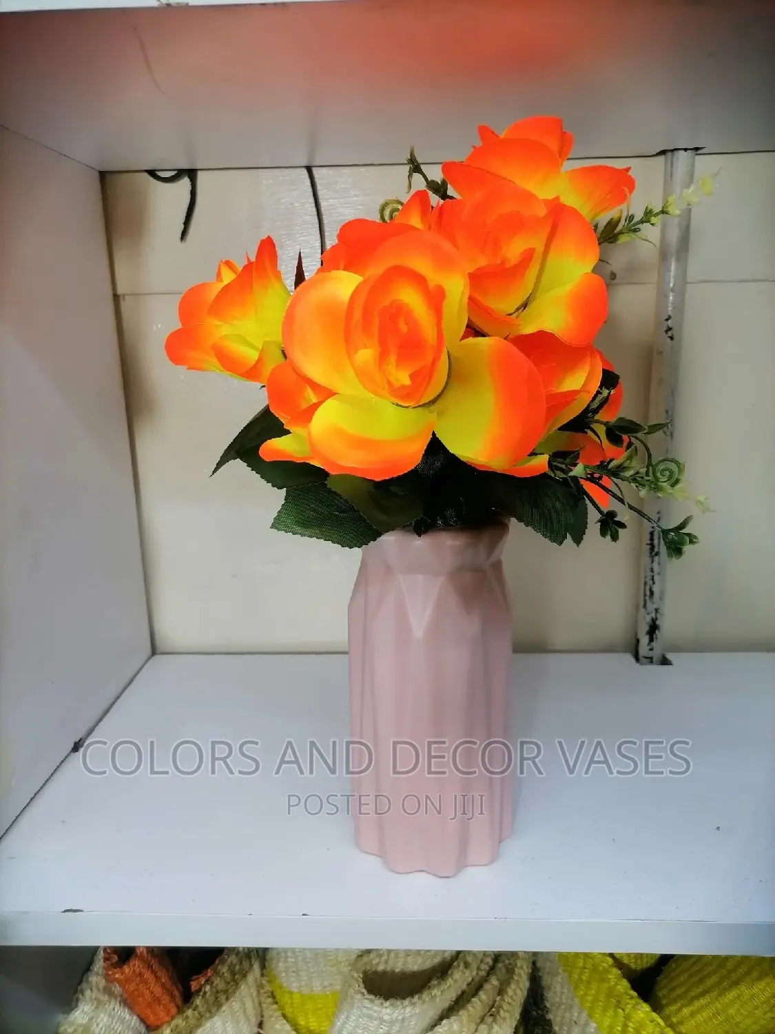 Plastic Vase and Artificial Flowers KSH 700