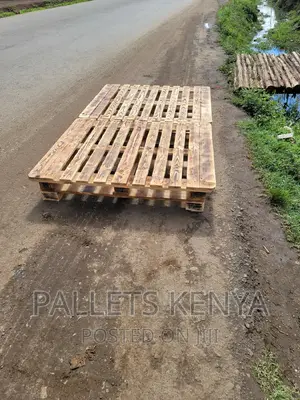Pallet Bed- 4*6 Slightly Raised Pallet Bed. (#YC03,)