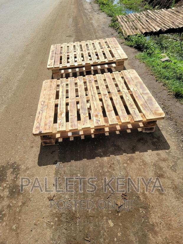 Pallet Bed- 4*6 Slightly Raised Pallet Bed. (#YC06) - thumbnail 2
