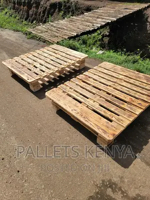 Pallet Bed- 4*6 Slightly Raised Pallet Bed. (#YC011,)