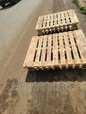 Pallet Bed- 4*6 Slightly Raised Pallet Bed. (#YC013,)
