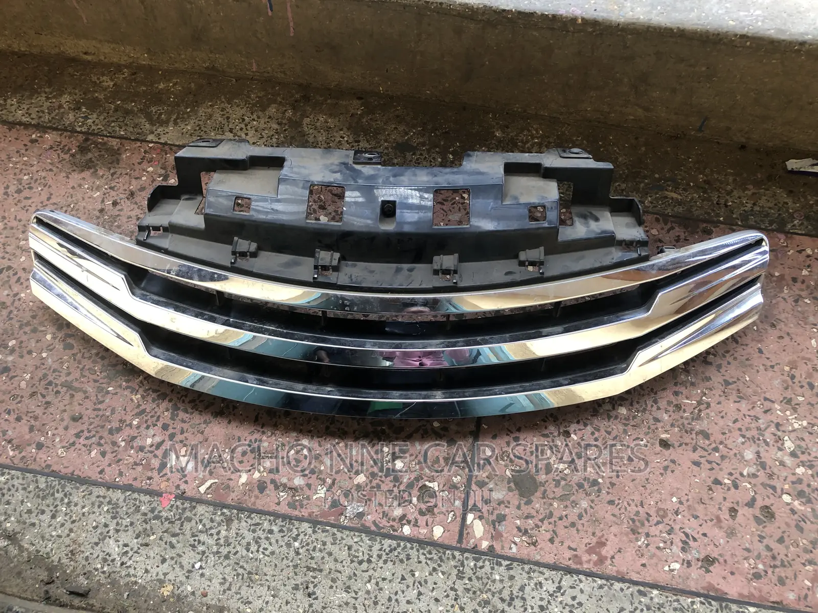 Nissan Note High Rider Grill